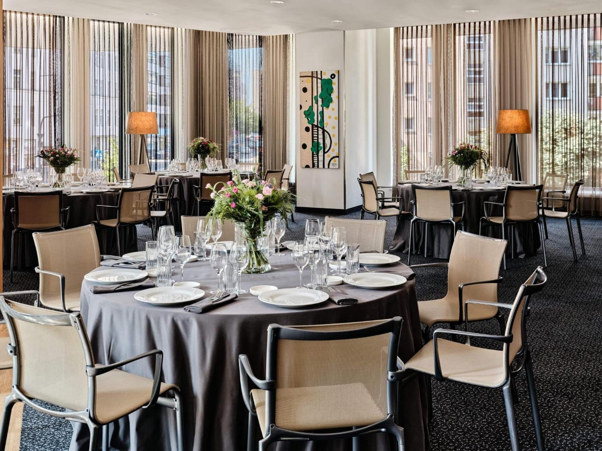 Holiday Inn - Warsaw City Centre By Ihg Bagian luar foto